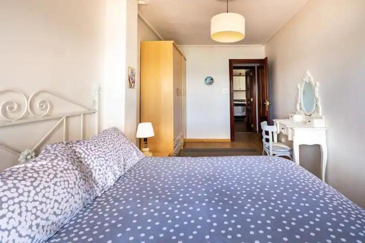 Apartamento Ezcurdia 22 Playa De San Lorenzo Primera Linea Хихон Екстериор снимка
